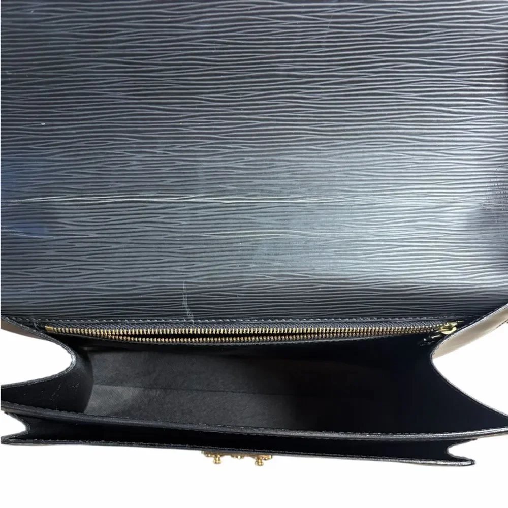 VINTAGE Louis Vuitton Monceau Black Epi Leather Handbag